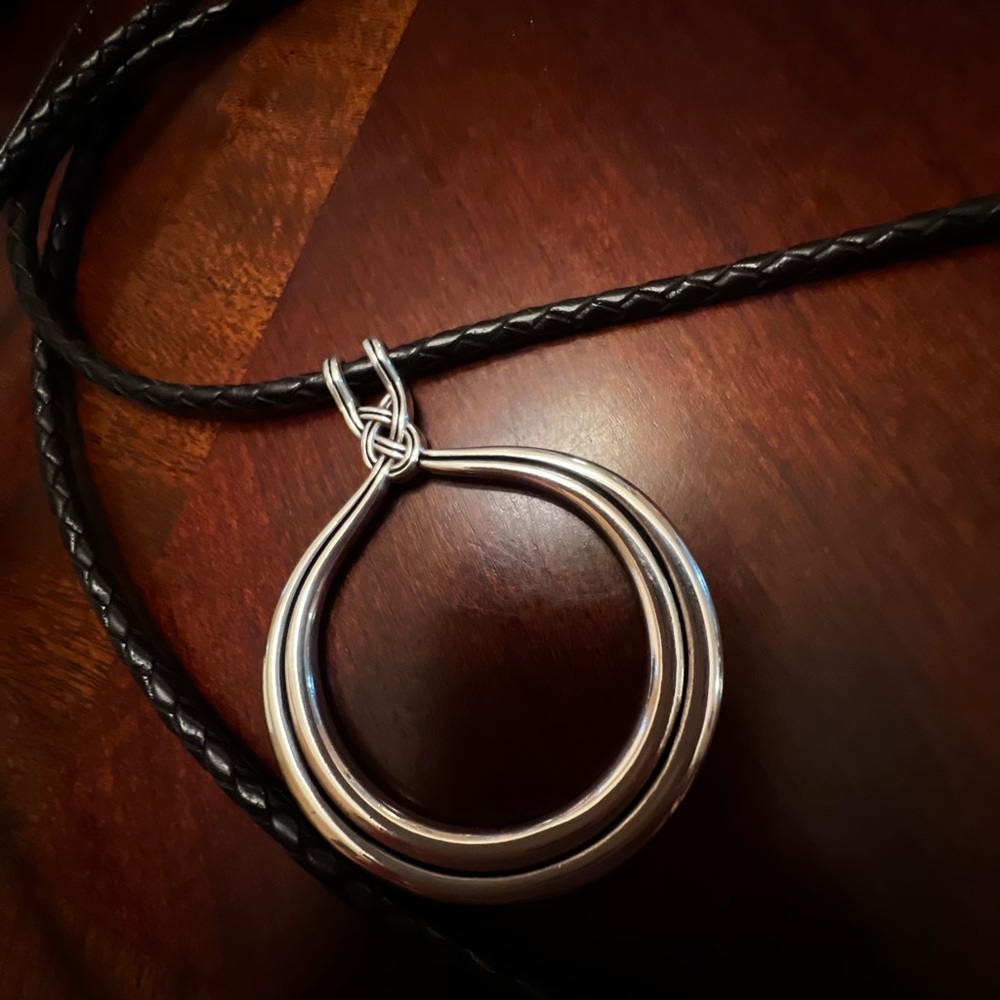 Retired Brighton INTERLOCK Lariat Knot Pendant Black Leather Cord Necklace 25”